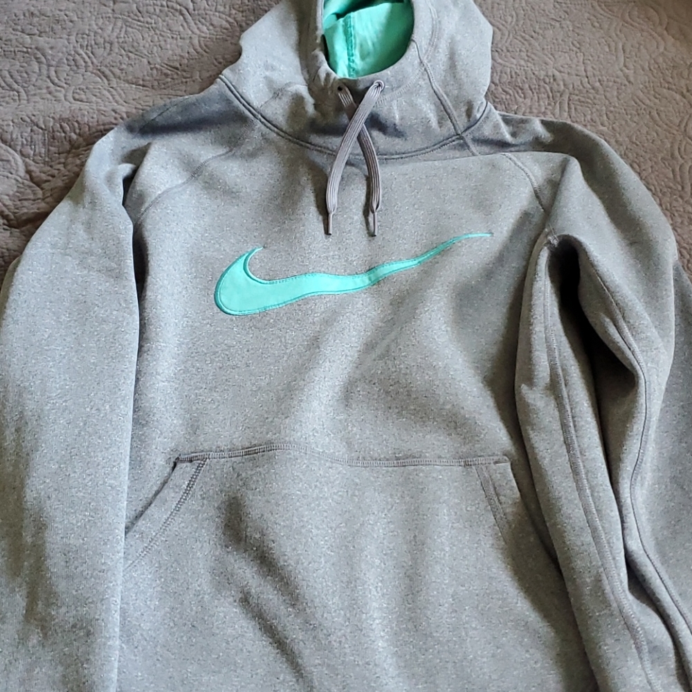 Nike dri-fit hoodie